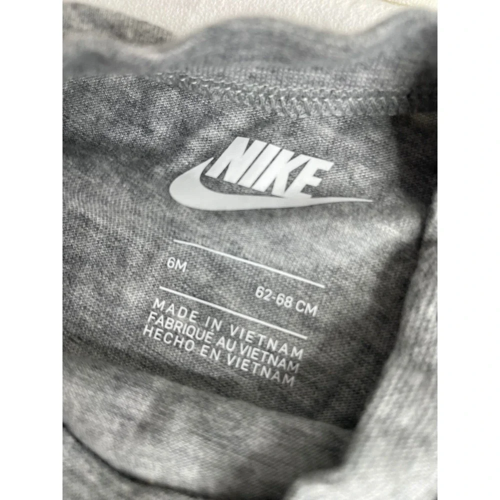 Nike Infant 2 Piece Set Red Just Do It Bodysuit Gray Swoosh Shirt 6M 5ND369-K1Y